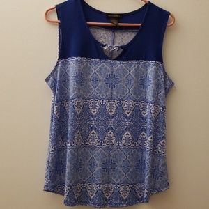 Blue Sleeveless Top, Size Large. Excellent Shape.